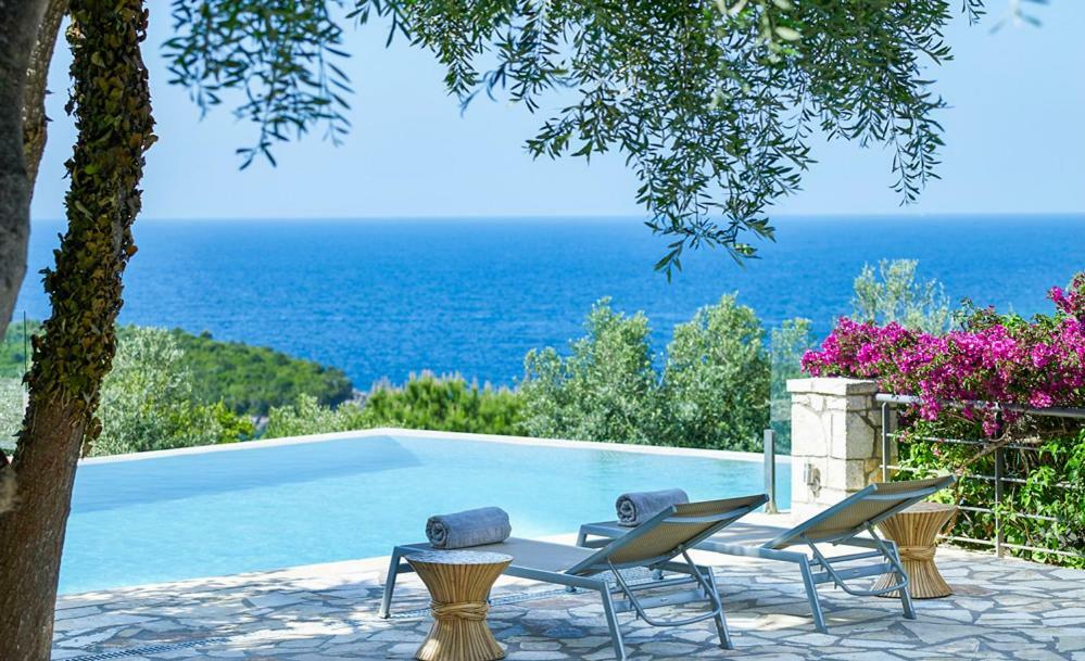 איגומניטסה Villa Ioli- Beachfront Luxury Residence מראה חיצוני תמונה