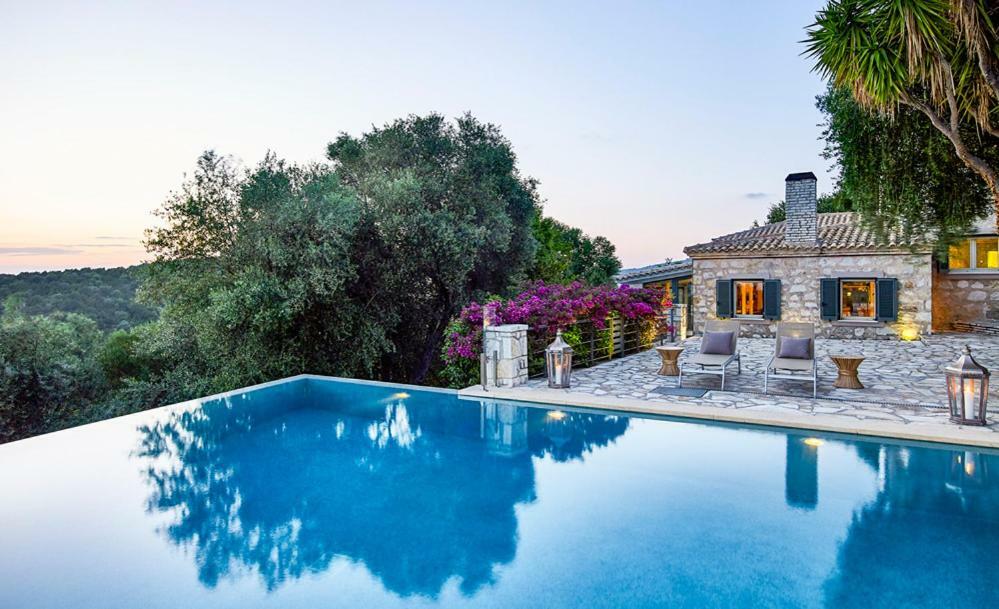 איגומניטסה Villa Ioli- Beachfront Luxury Residence מראה חיצוני תמונה
