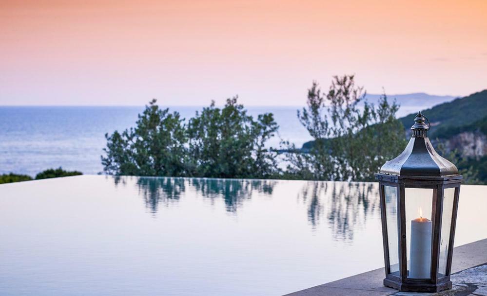 איגומניטסה Villa Ioli- Beachfront Luxury Residence מראה חיצוני תמונה