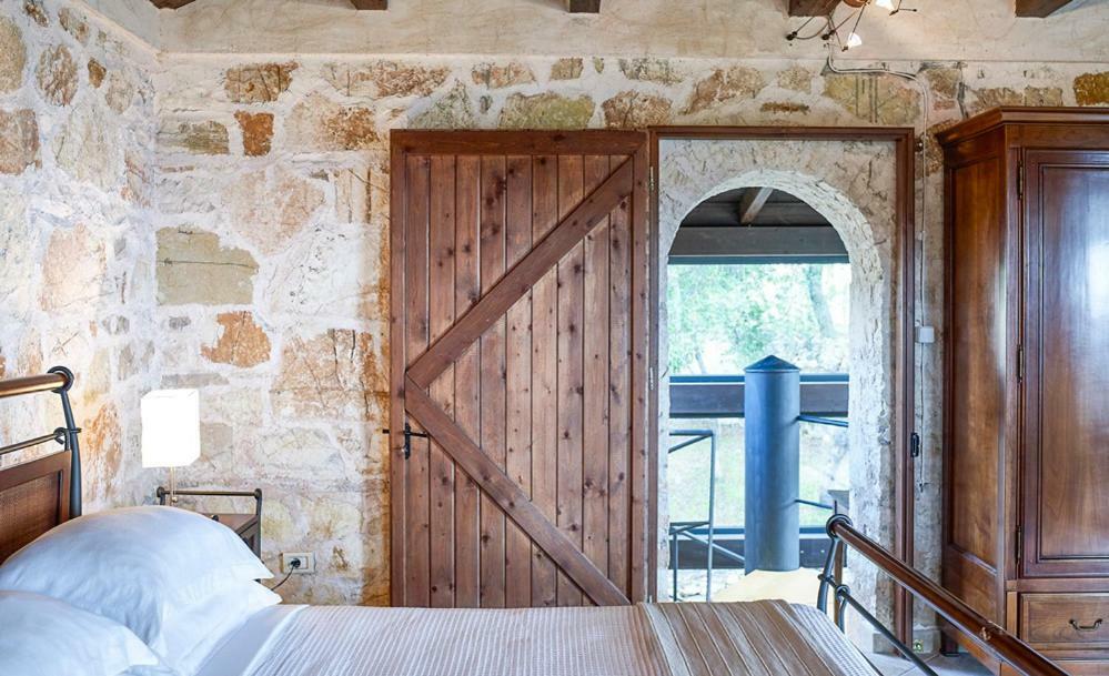 איגומניטסה Villa Ioli- Beachfront Luxury Residence מראה חיצוני תמונה