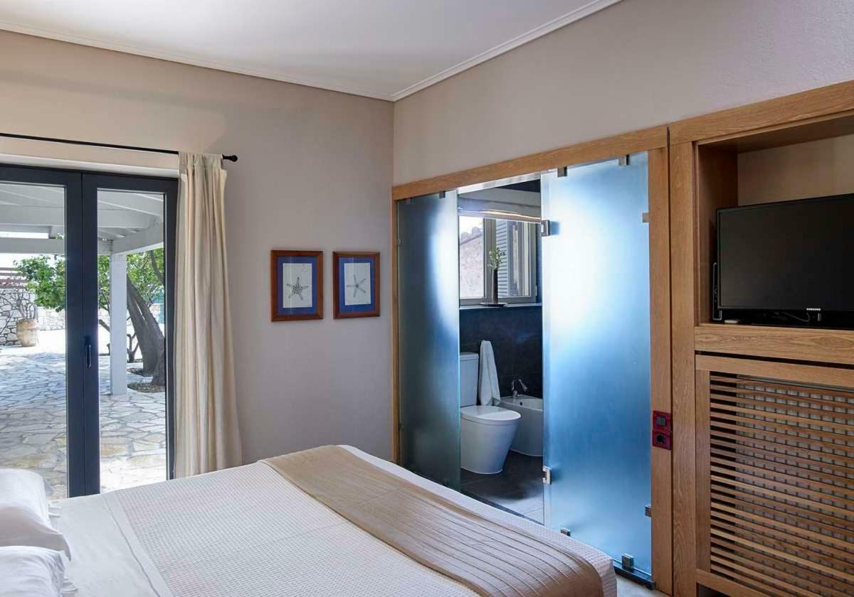 איגומניטסה Villa Ioli- Beachfront Luxury Residence מראה חיצוני תמונה