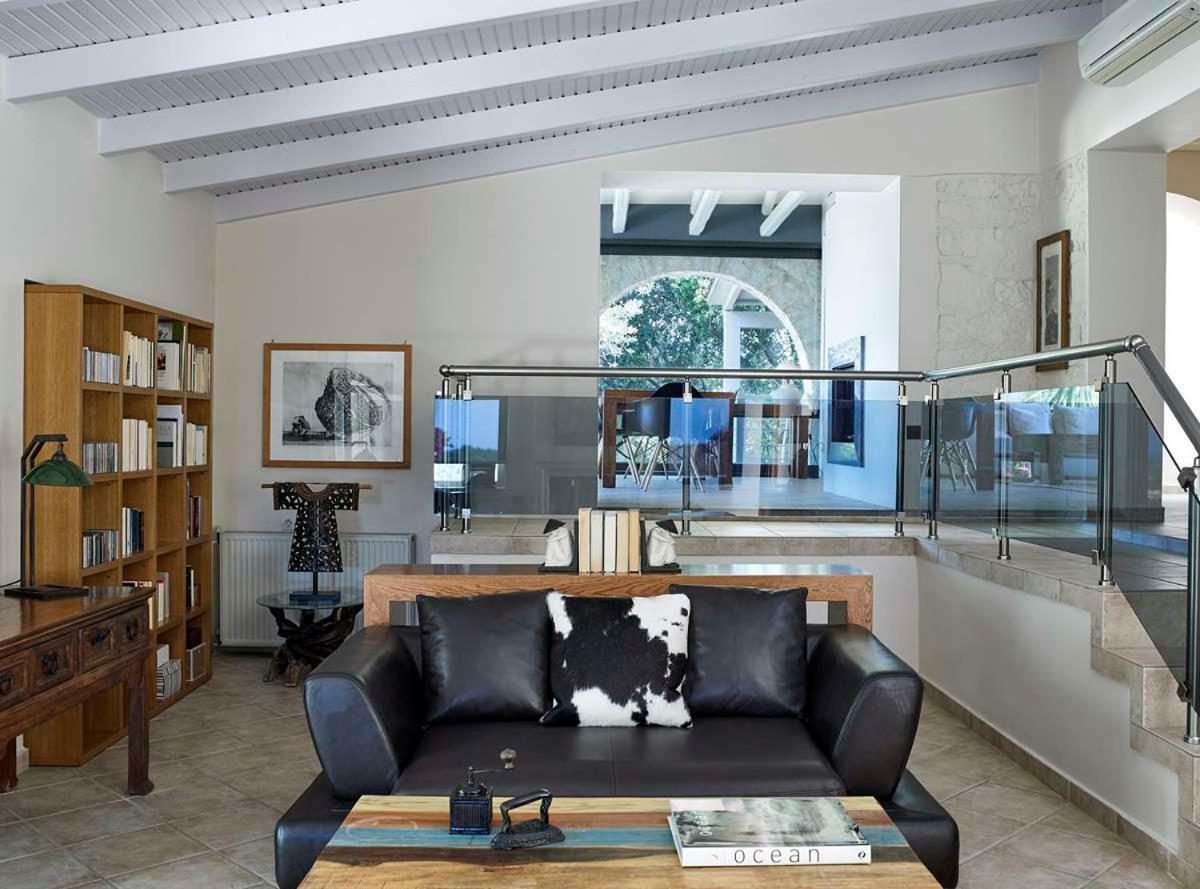 איגומניטסה Villa Ioli- Beachfront Luxury Residence מראה חיצוני תמונה