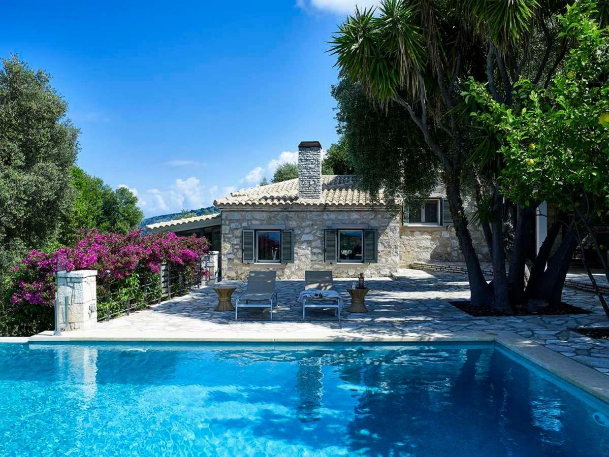 איגומניטסה Villa Ioli- Beachfront Luxury Residence מראה חיצוני תמונה