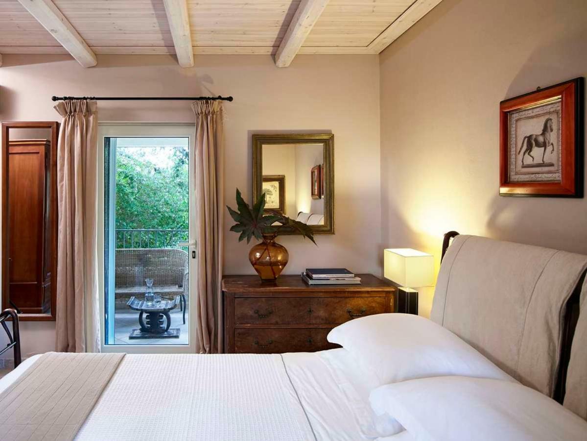 איגומניטסה Villa Ioli- Beachfront Luxury Residence מראה חיצוני תמונה