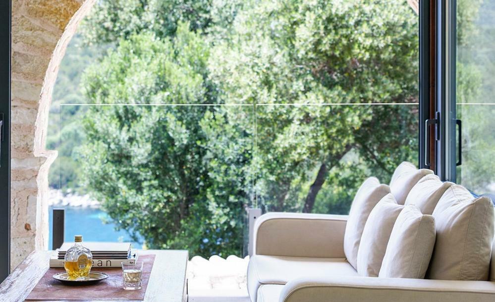 איגומניטסה Villa Ioli- Beachfront Luxury Residence מראה חיצוני תמונה